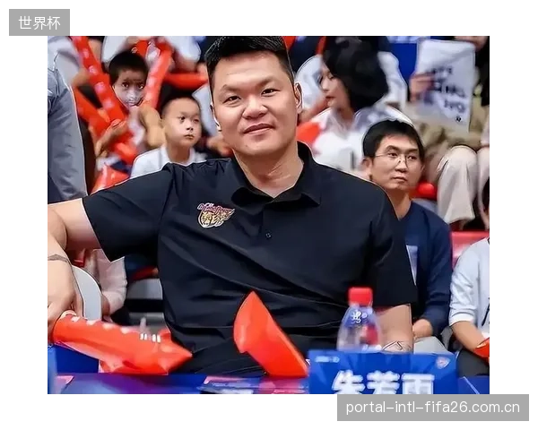 广东与辽宁两支传统豪门均跌出常规赛前四,首发阵容老化和主力流失问题亟待解决。 广东与辽宁两支传统豪门均跌出常规赛前四,首发阵容老化和主力流失问题亟待解决。